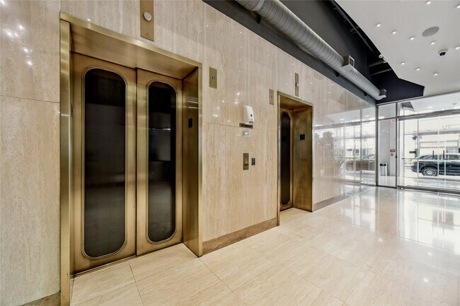 Photo - 917 Main St Unit 1005