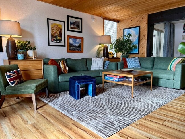 Photo - 1904 Sierra Nevada Rd