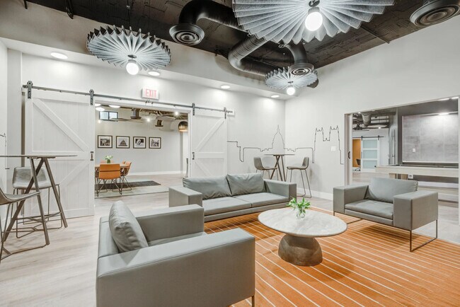 Photo - Connecticut Plaza