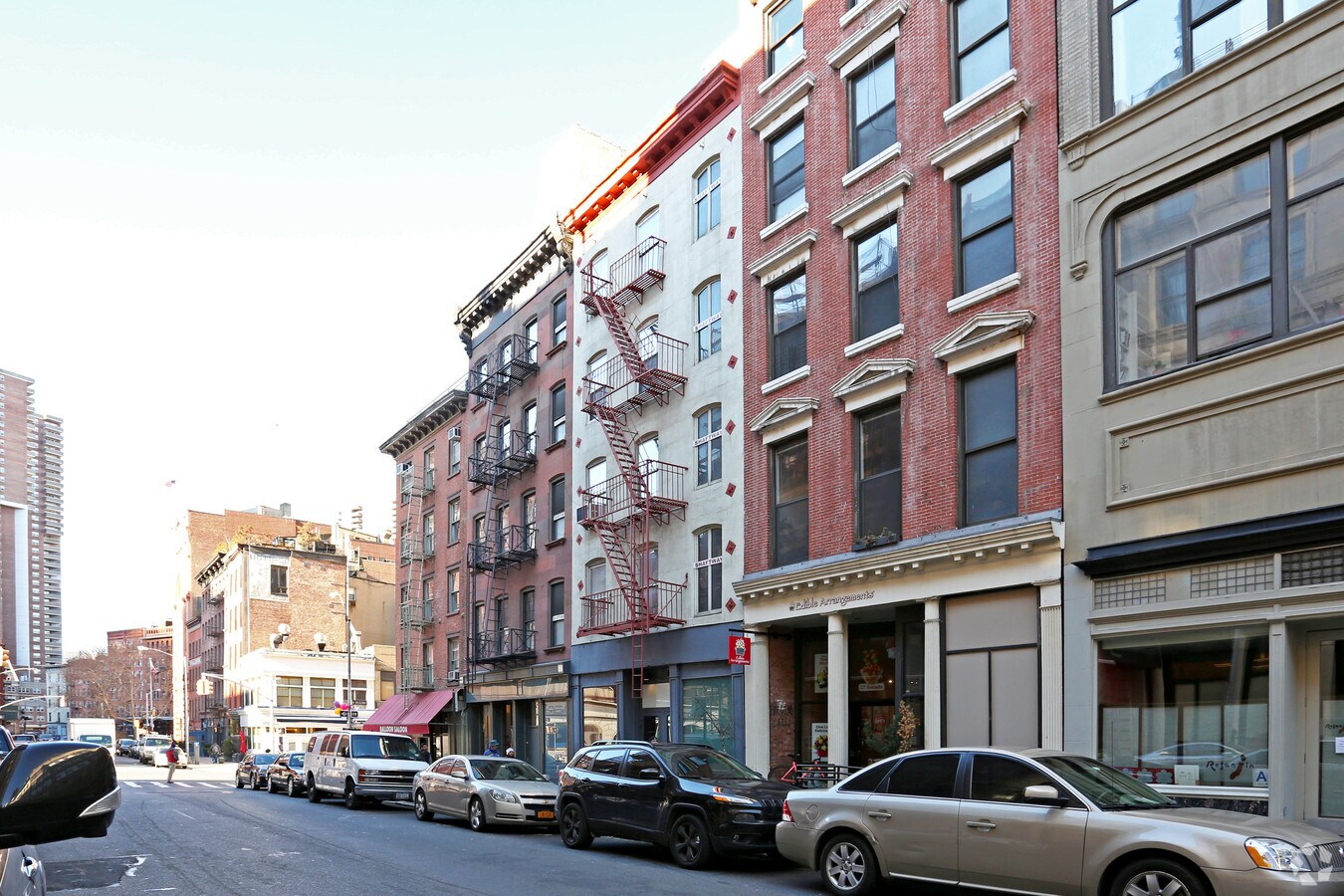 Photo - 145 Duane St