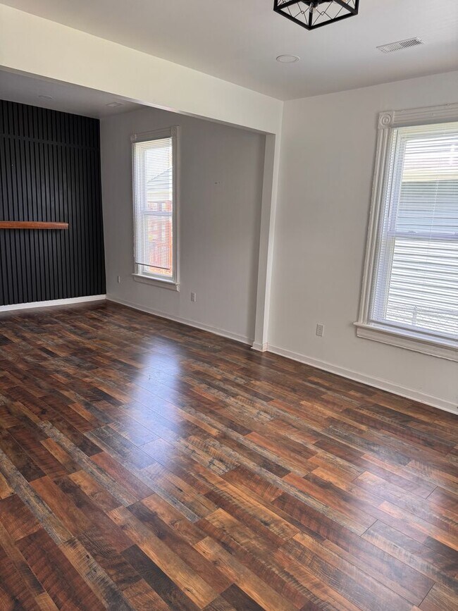 Photo - 3 Bedroom || 1 Bathroom Single Family Home
