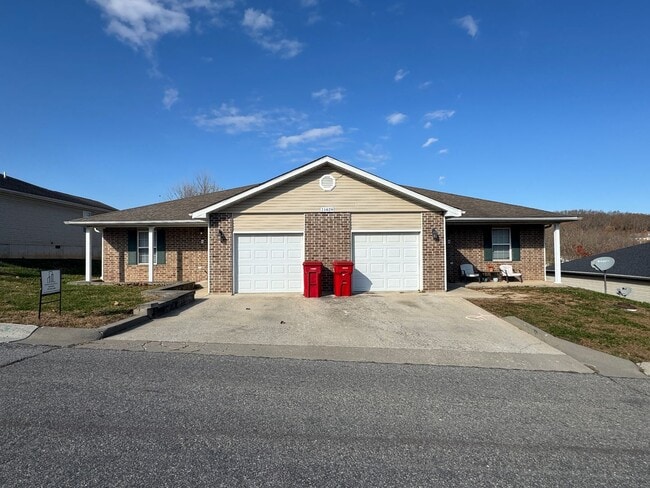 Photo - 3 Bed 2 Bath Duplex To Include Single Car ...