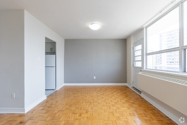 1BR, 1BA - Dining Room - 650 Parliament St