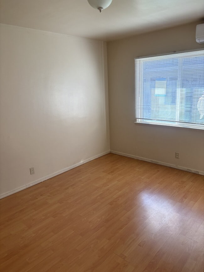 Photo - 1542 Prospect Ave