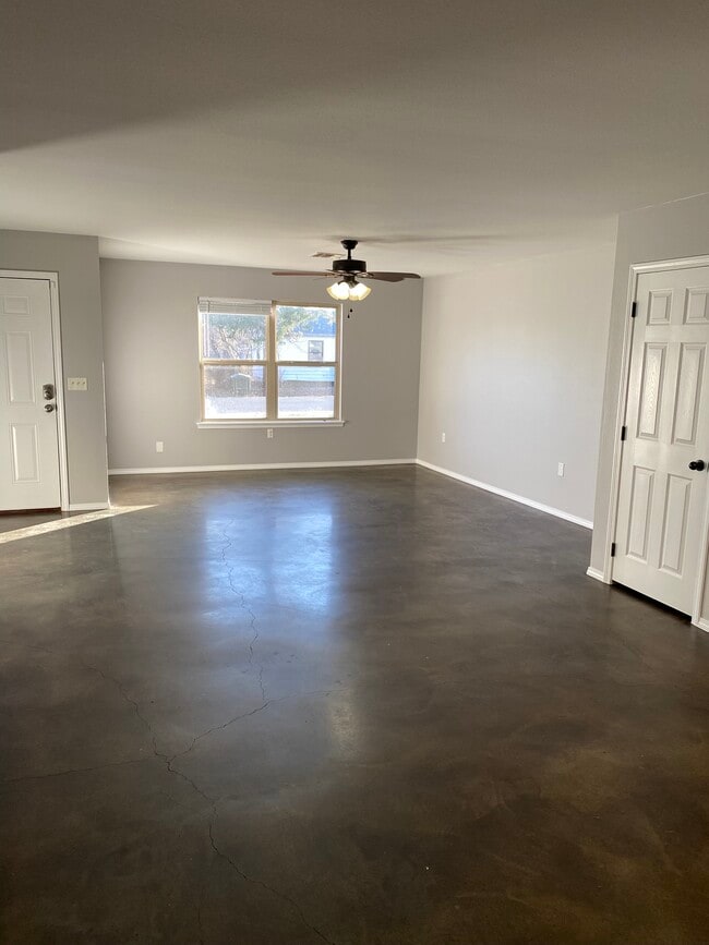 Photo - 13 W 42nd St