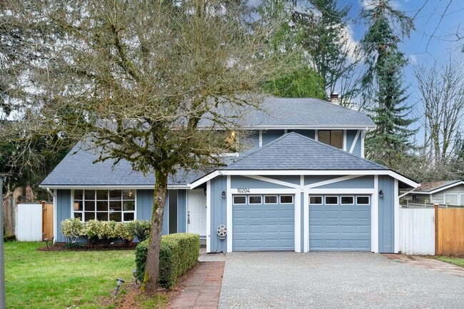 Spacious 4-Bedroom Home for Rent in Kirkland - Spacious 4-Bedroom Home for Rent in Kirkland