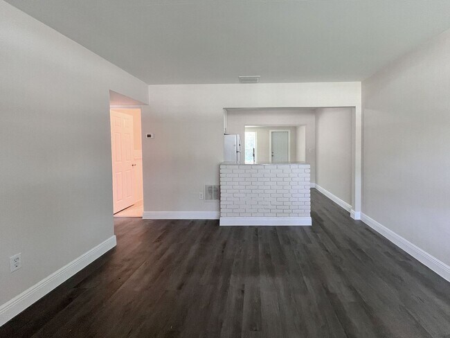 Photo - 503 Ave H SE Unit 503 1/2