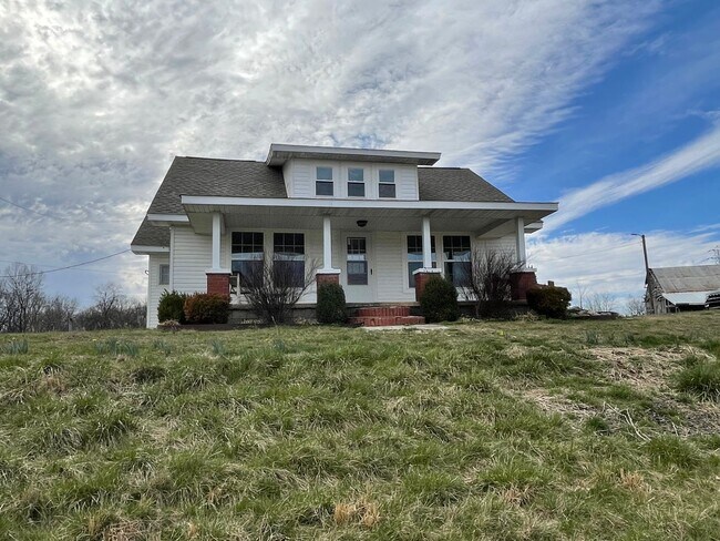Photo - Farm House in Kuttawa