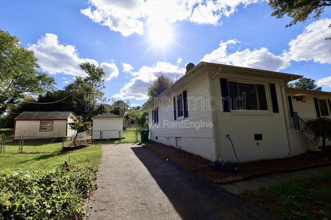 Photo - 9107 Mapleview Ave