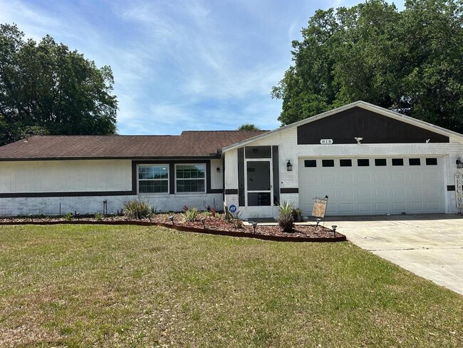 Building Photo - 818 Mendoza Dr