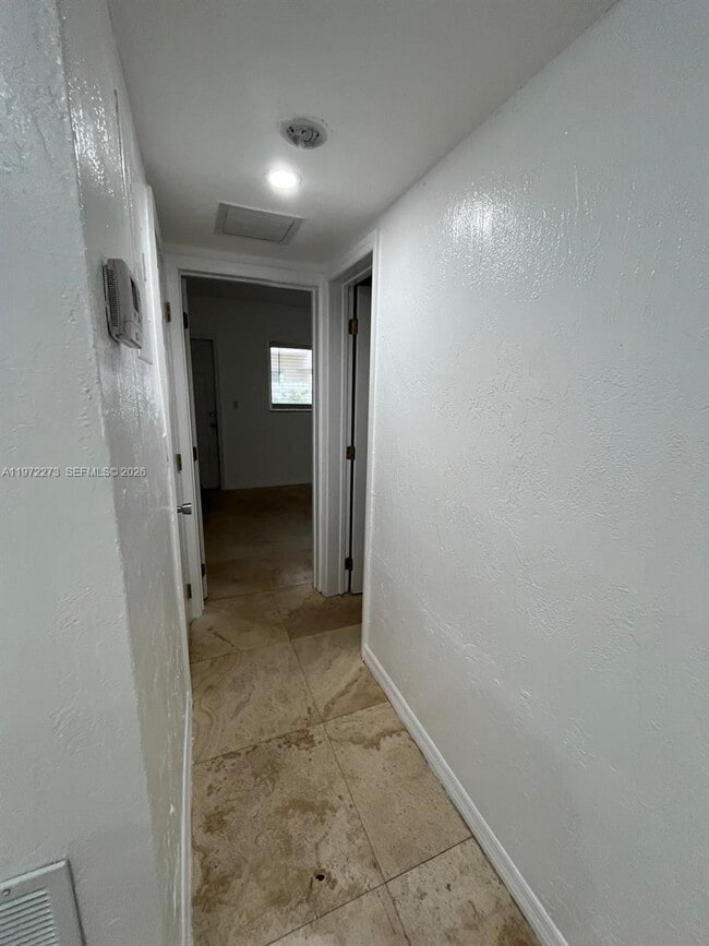 Photo - 1856 NE 46th St Unidad F4