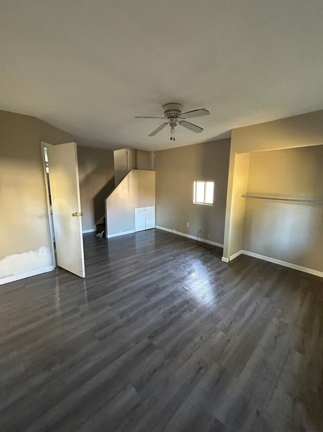 Building Photo - Charming 4-Bedroom Property in Prime Location