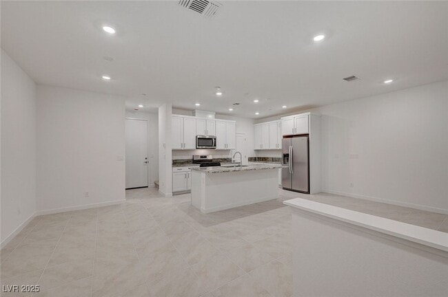 Photo - 2537 Monolith St