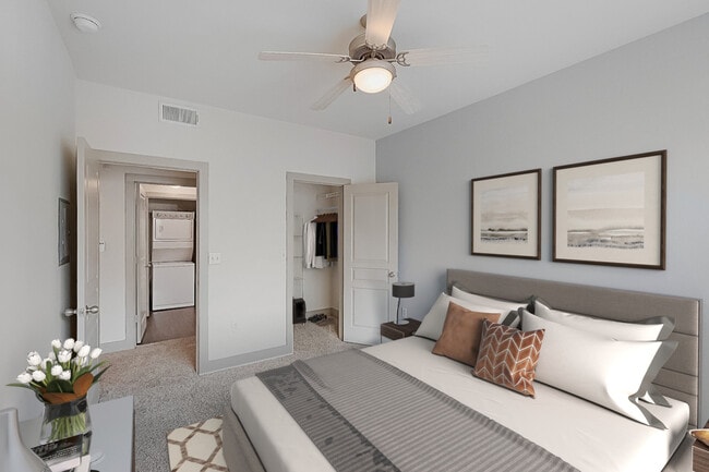 Photo - Broadstone Colonnade Apartments