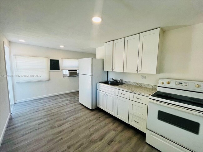 Photo - 1927 Windsor Ave Unit 1927