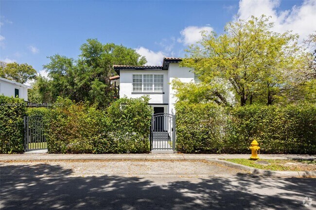 Building Photo - 953 SW 11th St Unit 953 Rental
