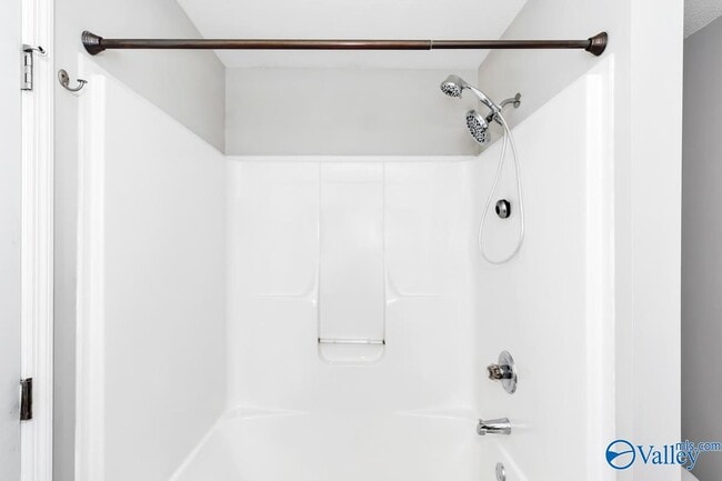 Photo - 126 Herrick Dr SW