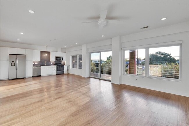 Building Photo - 4361 S Congress Ave Unit 206 Rental