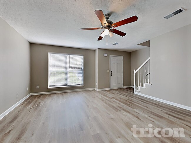 Photo - 700 Holland Ridge Dr
