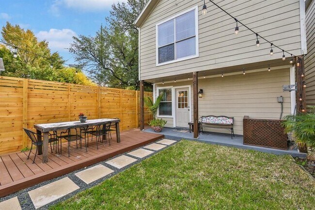 Photo - 1018 Ruthven St