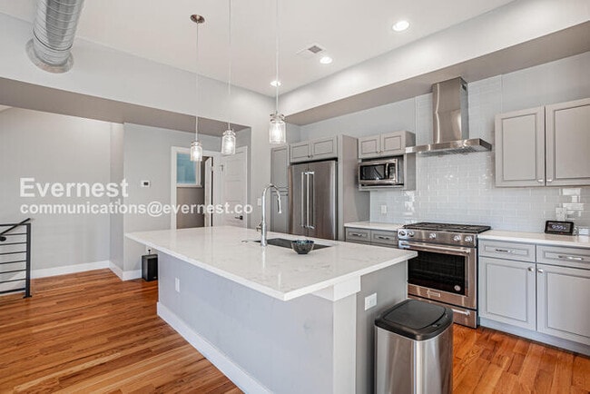Photo - 3324 S Washington St