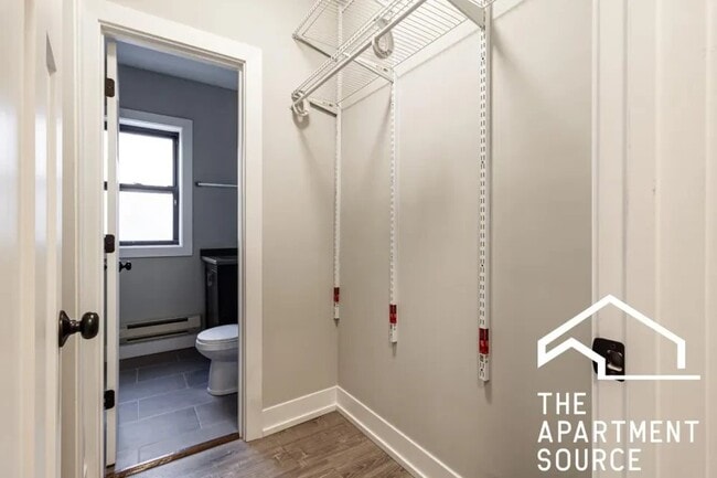 Photo - 707 W Brompton Ave Unit 707 West Brompton Ave