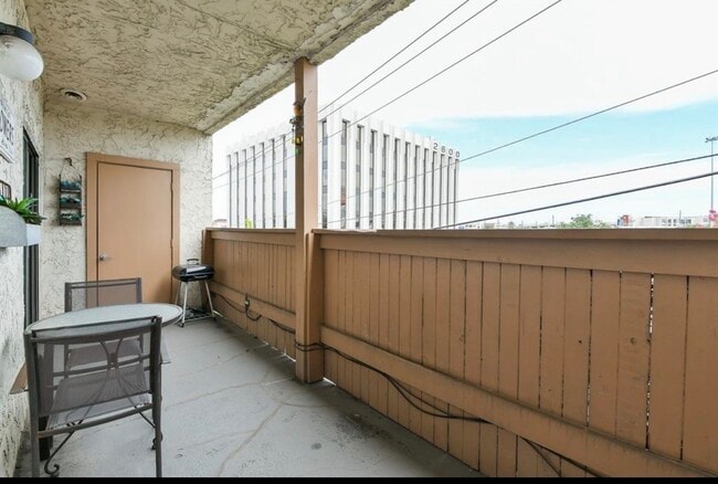 Building Photo - 8529 Hearth Dr Unit 25