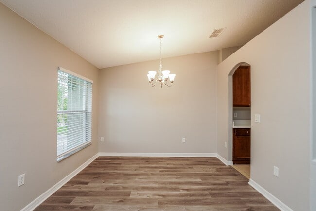 Photo - 828 Cabaret Ct