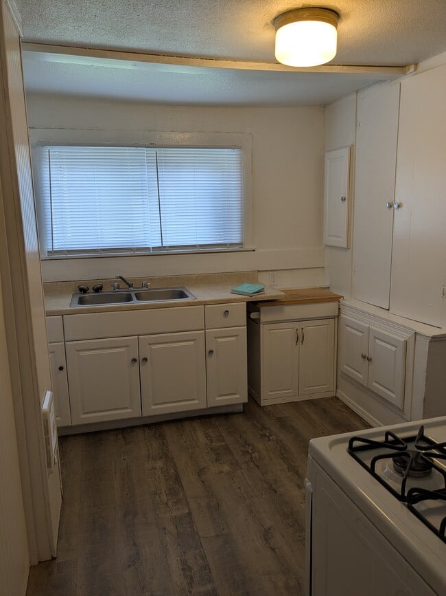 Photo - 303 S 5th St Unit 16