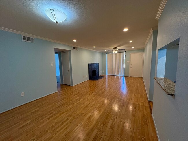 Photo - 4635 Wild Indigo St Unit 503