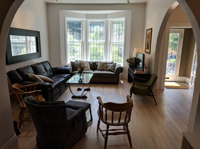 Photo - 1837 R St NW