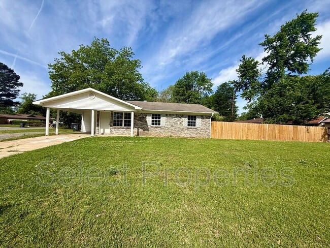 Building Photo - 2017 Fairfield Dr