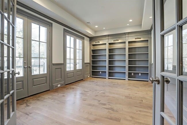 Photo - 1909 Revere St