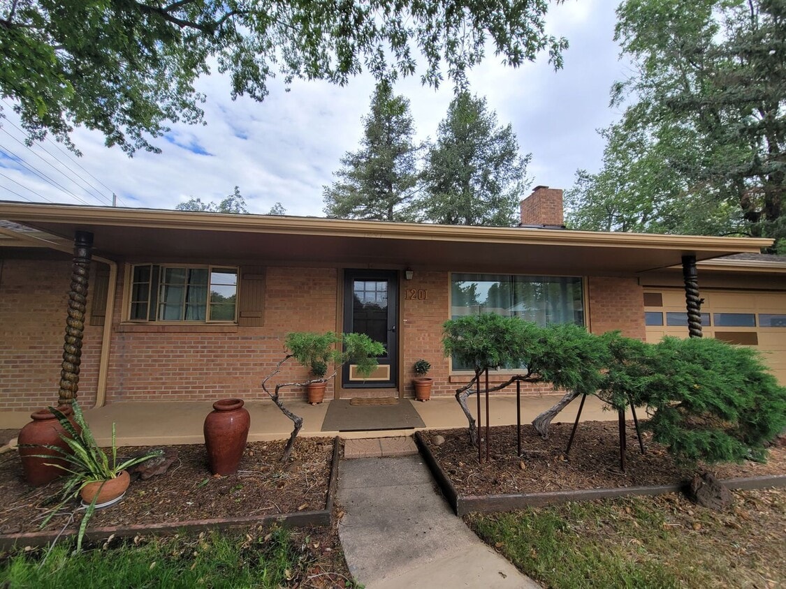 Cozy 3 Bedroom Home for Rent on Parkview Blvd - Cozy 3 Bedroom Home for Rent on Parkview Blvd