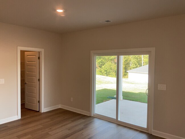 Photo - 307 Granby Trl