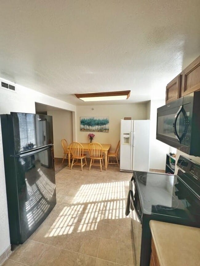 Photo - TWO SPOTS at the Old Mill apartments for Fall 2026! Unidad C