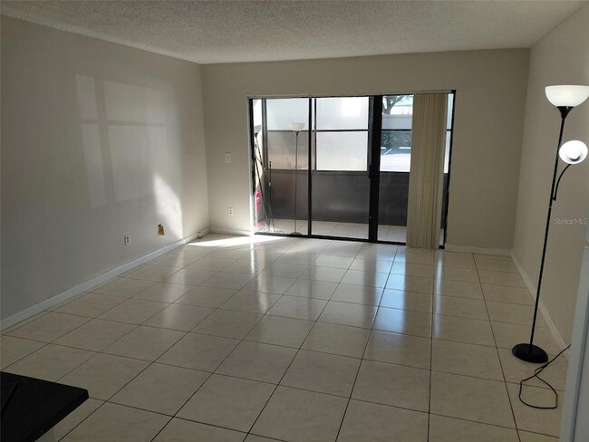 8203 Sun Spring Cir Unidad 21