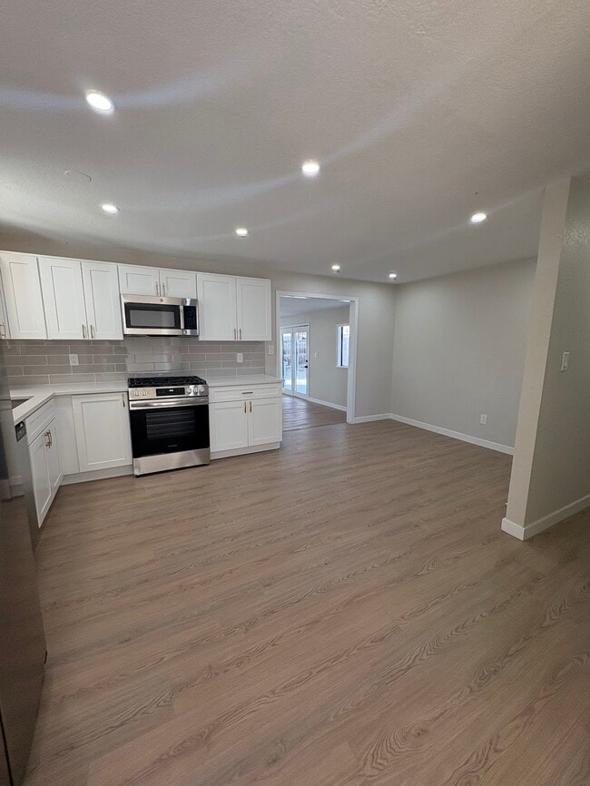 Photo - 509 E 41st St