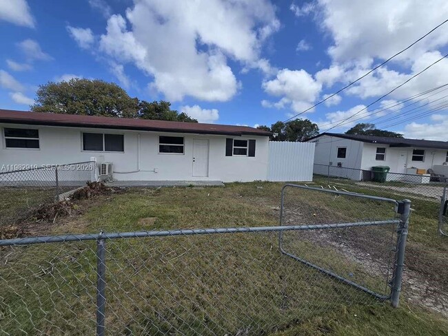 Building Photo - 26633 SW 138th Ct Unit 1