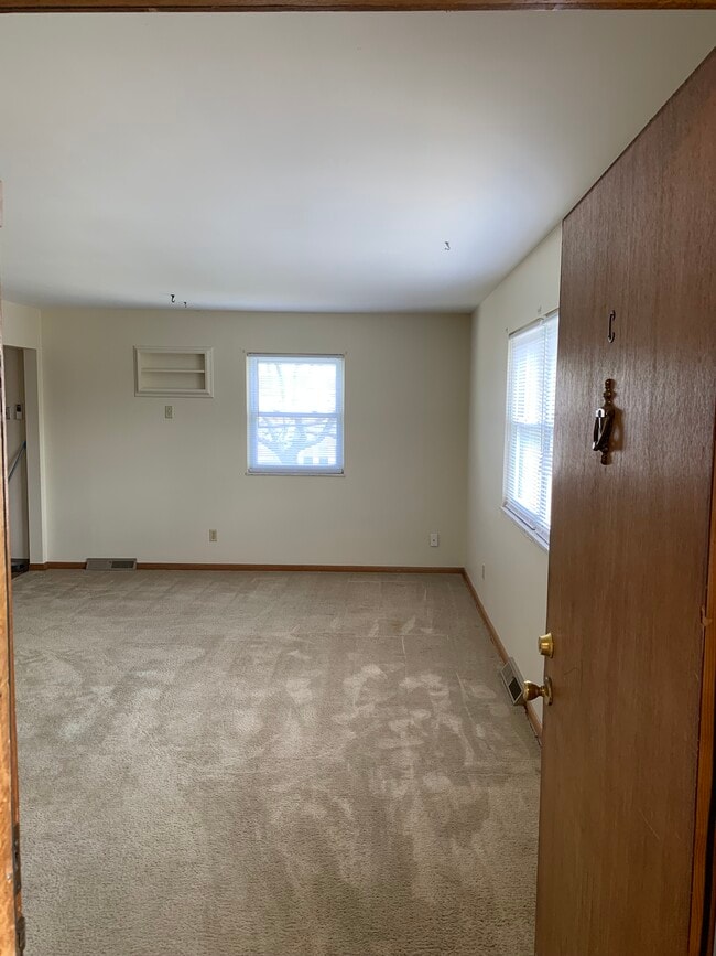 Sala de estar - 5400 Beacon Hill Rd Unidad #C