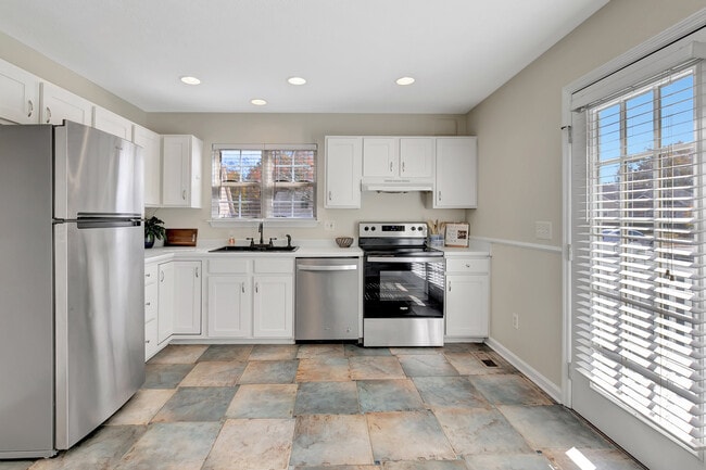 Photo - 1549 Cora Dr