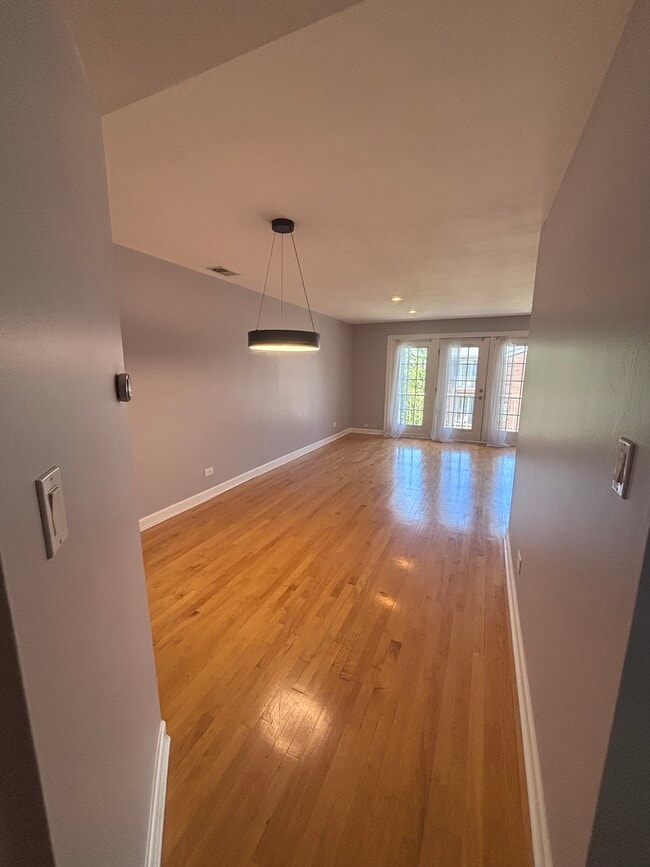 Dining Room - 601 Quincy Bridge Ln Unit 302