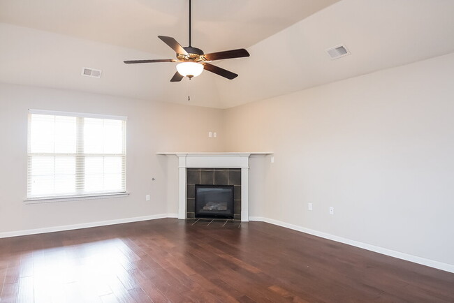 Photo - 2847 S Cherry Dr