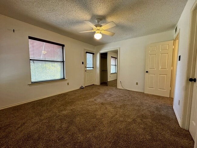 Photo - 2058 Owasso St