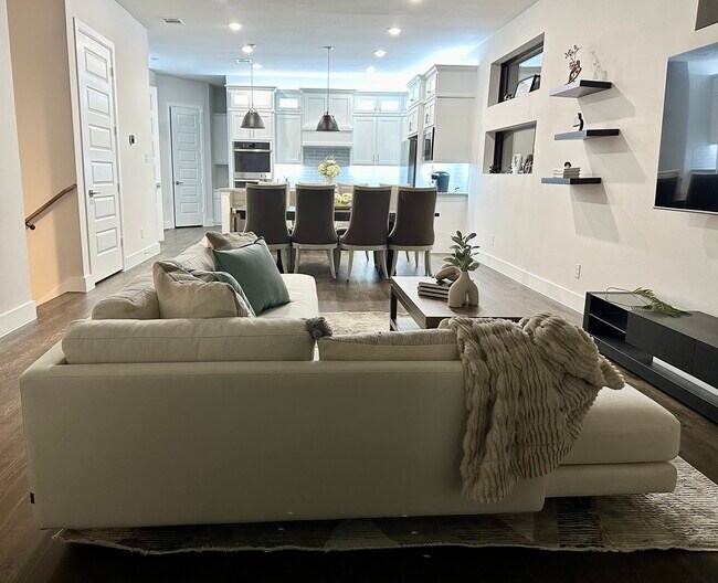 Photo - 512 Secretariat Dr