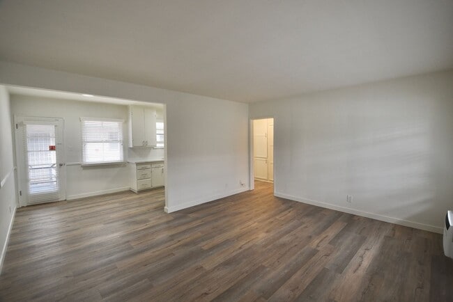 Photo - 12807-13 Burbank Blvd Unit 12813-5