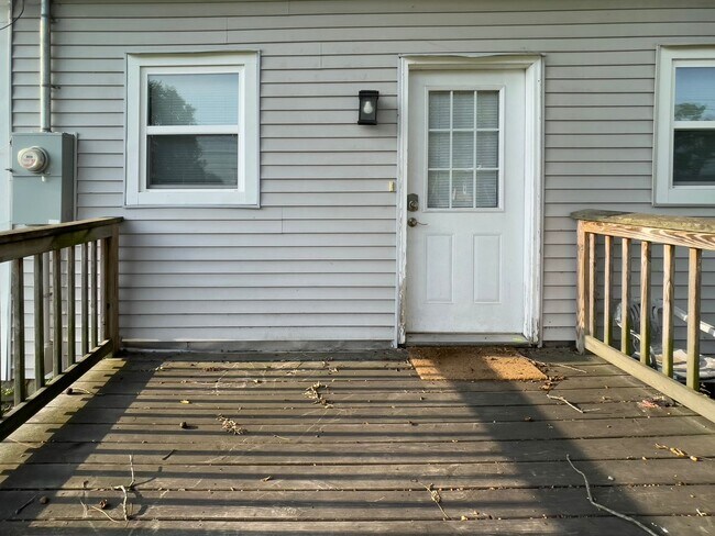 Photo - PRELEASING for AUGUST! Close to Campus