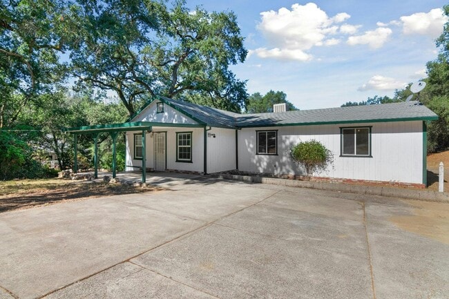 Photo - 5561 Thompson Hill Rd