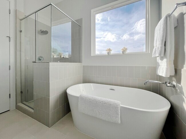 Photo - 8318 Curry Rd