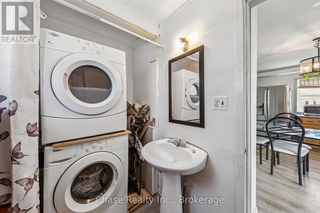 Photo - 16 FIFTH STREET W